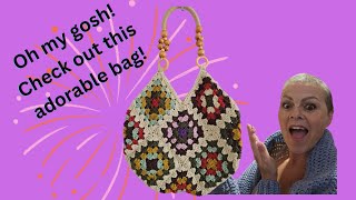 wow this crochet bag has only 13 granny squares so it's quick and easy for you to recreate #crochet