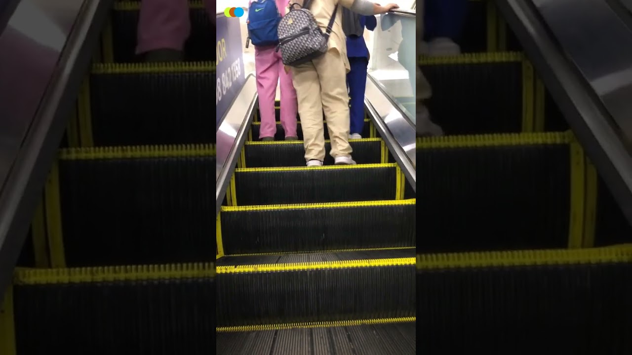 Pasuot lang ng mga bag, please! 