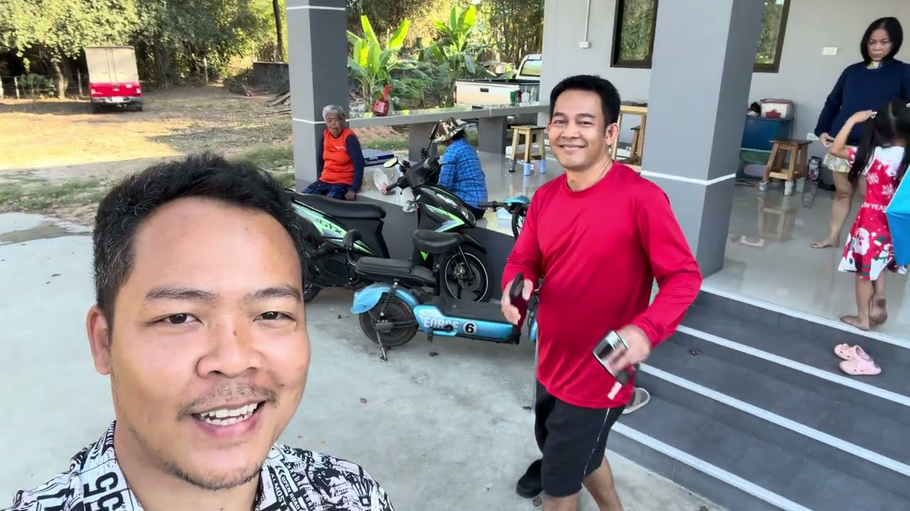 วันเกิดคุณแม่พามาเที่ยวหาลูกชาย กับเค้กก้อนแรกในชีวิตครับ