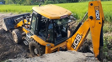 JCB BAckhoe Moving From Difficult Place - JCB Earth Movers Video