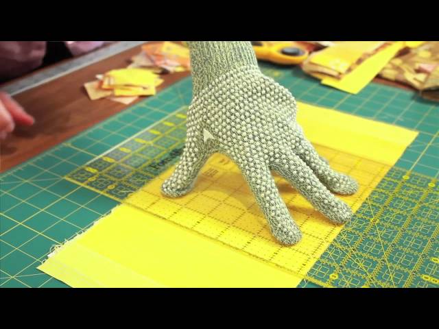 Quilty: How to use a rotary cutter 