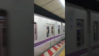 東京メトロ半蔵門線（営団時代の面影を残す08系電車08-102）東京都中央区の水天宮前駅に到着。現役の地下鉄のレトロ車両。Tokyo Metro Hanzomon Line JAPAN TRAIN