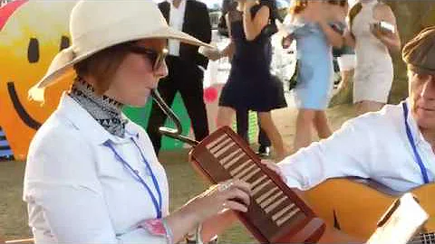Jenny Russell with the Suzuki W37 wooden Melodion....