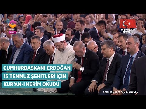 Cumhurbaşkanı Recep Tayyip Erdoğan 15 Temmuz Şehitleri İçin Kuran'ı Kerim Okudu