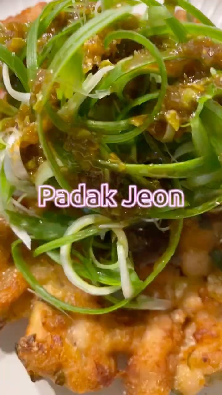 Padak Jeon - Chicken mit Lauchzwiebelsalat - YouTube