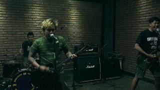 SCARED OF BUMS - BRIGHT LIGHT FOR THE KIDS (live rehearsal @ rockthebeatstudio)