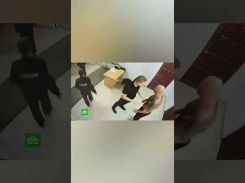 В Оренбурге задержан культурист, который ворвался в полицейский участок и напал на сотрудников.