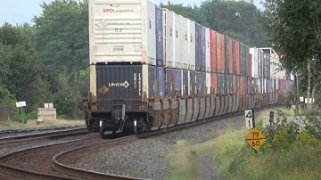 Long CSX Double Stack Train Heads East 4K