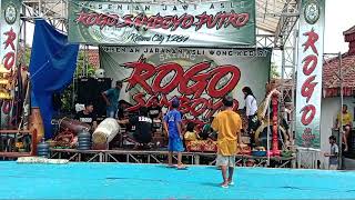 ALAM NYATA sedang live ROGO SAMBOYO PUTRO. Desa Brangkal Kec Bandar kedungmulyo Jombang