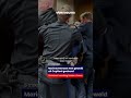 Amerikaanse marineveteraan brutaal uit Capitool gegooid na protest tegen oorlog Midden-Oosten