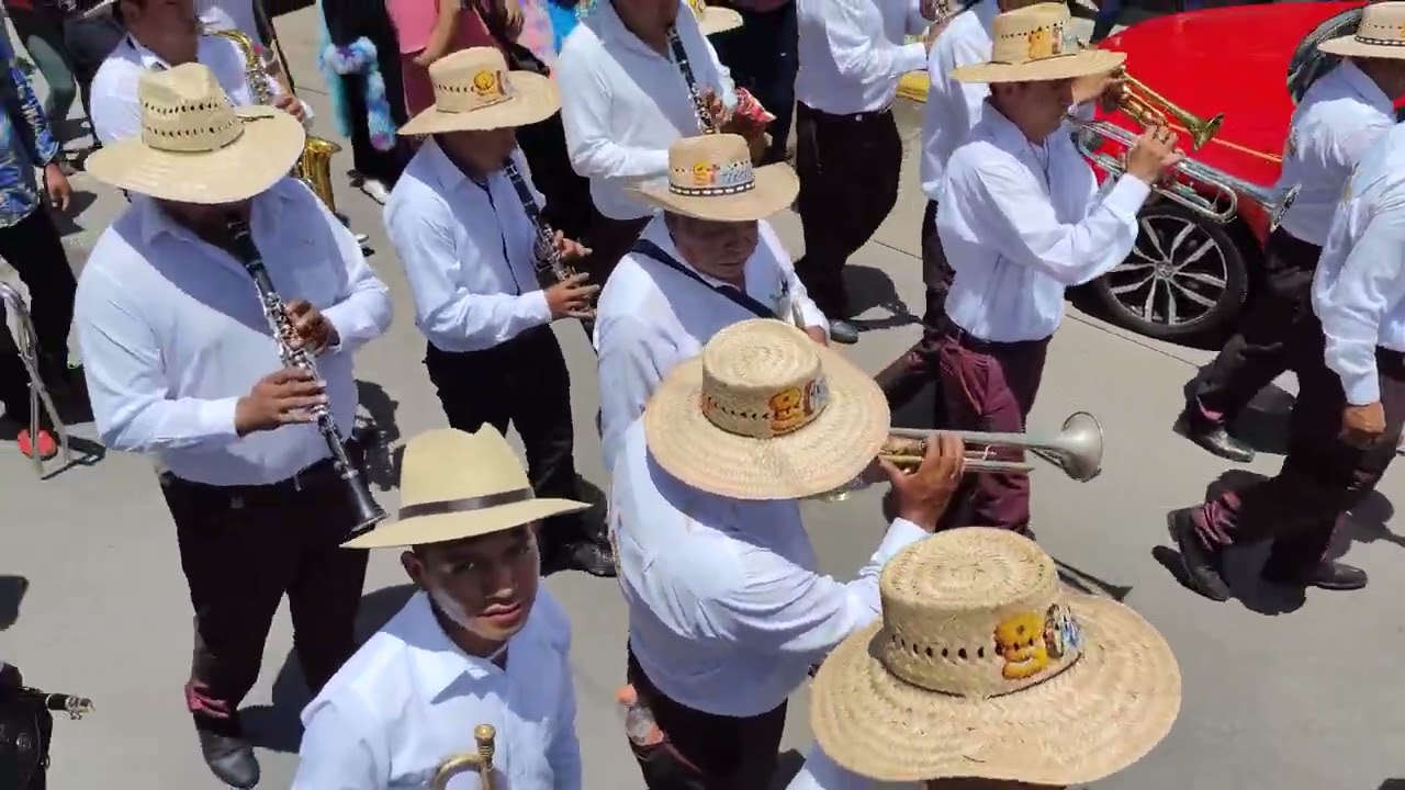 🎶🎺🥁Brincando al Ritmo de la Banda Oriental”“Fiesta y Tradición: Brinco de Chinelo”“🎶🎺🎷🥁