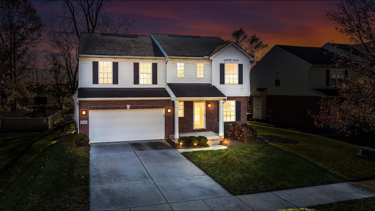 4 Bedroom Colonial w/ 2 Car Attached Garage Just Listed in Westland