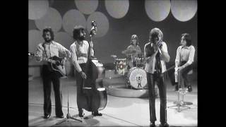 Marmalade - Rainbow - introduced by Lulu &amp; Mamma Cass Elliot - 1970.wmv