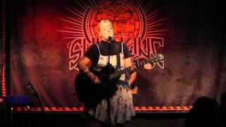 Elle King - &quot;Ain&#39;t Gonna Drown&quot; (Live In Sun King Studio 92)