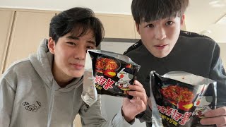 Koreans tried to eat fire noodle 🔥