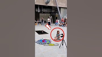 Cô Bé đã "Phá Hủy" Cả Tòa Lâu Đài Hoành Tráng