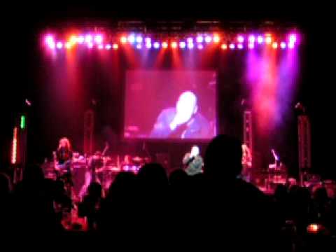 F5 playing Alice Cooper's Xmas Pudding show - 12/1...