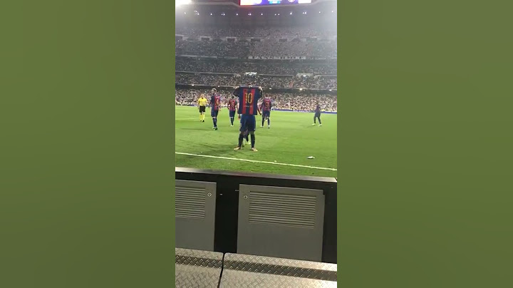 Messi se quita la camiseta ante el Real Madrid