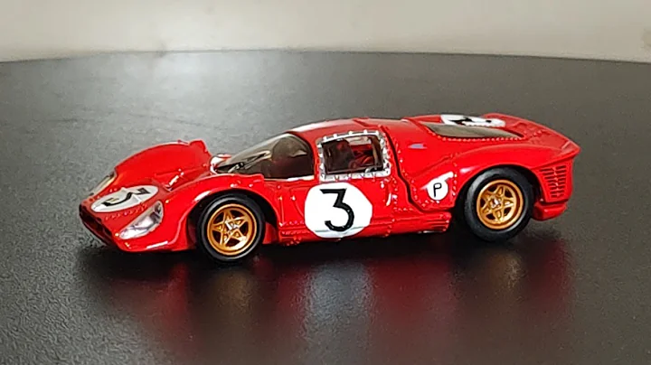 Hot Wheels Elite 64 - 1967 Ferrari 330 P4 + Mainline P4 Comparison
