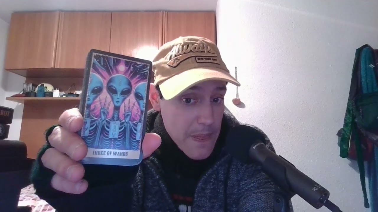 Menuda joya!!!has tenido q lidiar con el bufón de la corte. Aún así te va a buscar pero.. carpetazo!