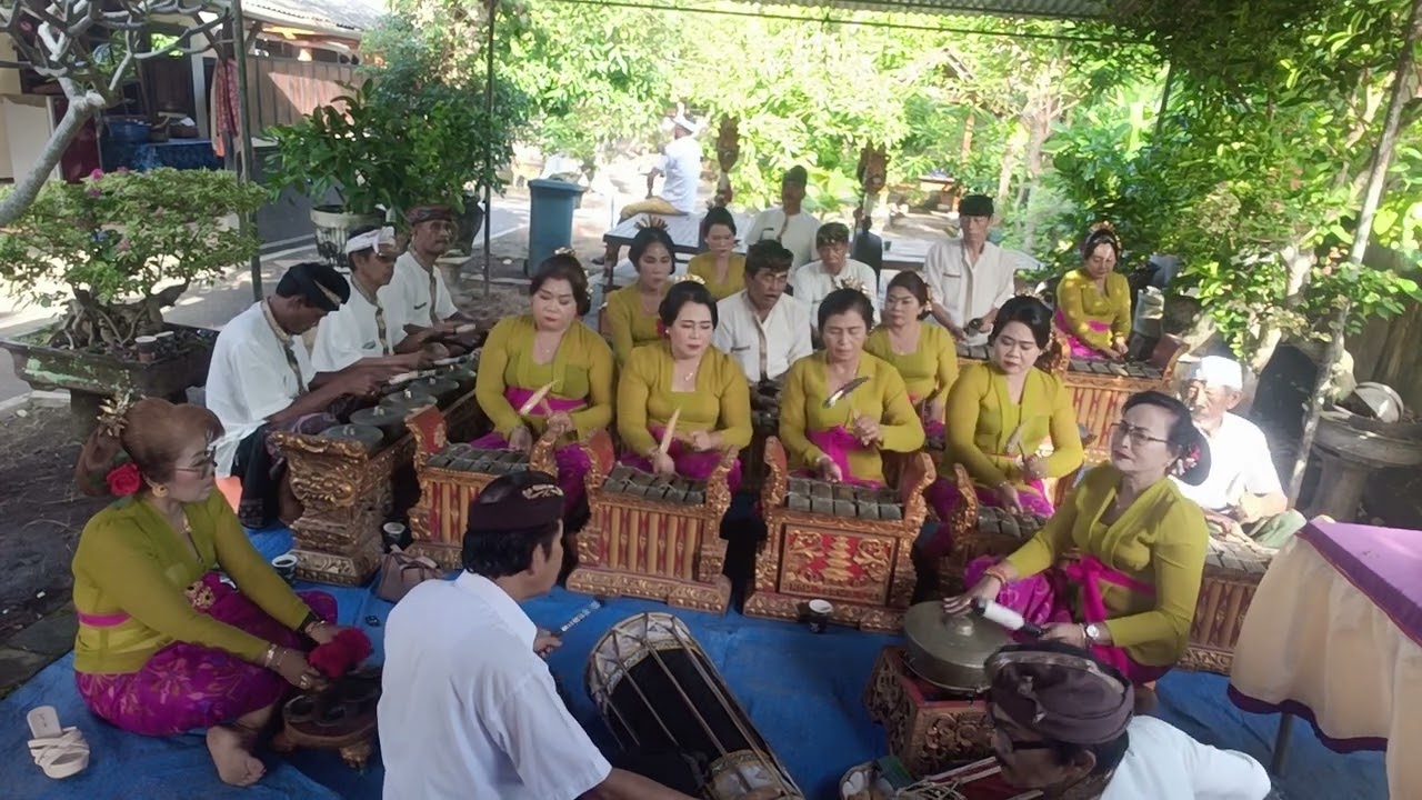 SEKO ANGKLUNG ISTRI BR KEBEBENGEMDOYO DANGIN TUKAD