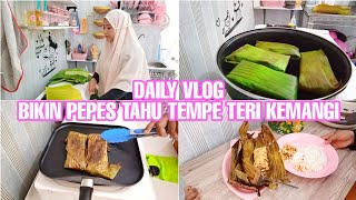 Kali Ini Bikin Pepes Tahu Campur Tempe Teri Medan Dan Kemangi. Pepes Super Pedes. Alhamdulillah.