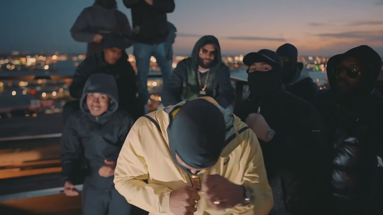 Watch Chaplin masta x Hitt - Vliegen door de buurt Ft. Mrrcsh22 on YouTube Watch Chaplin masta x Hitt - Vliegen door de buurt Ft. Mrrcsh22 on YouTube
