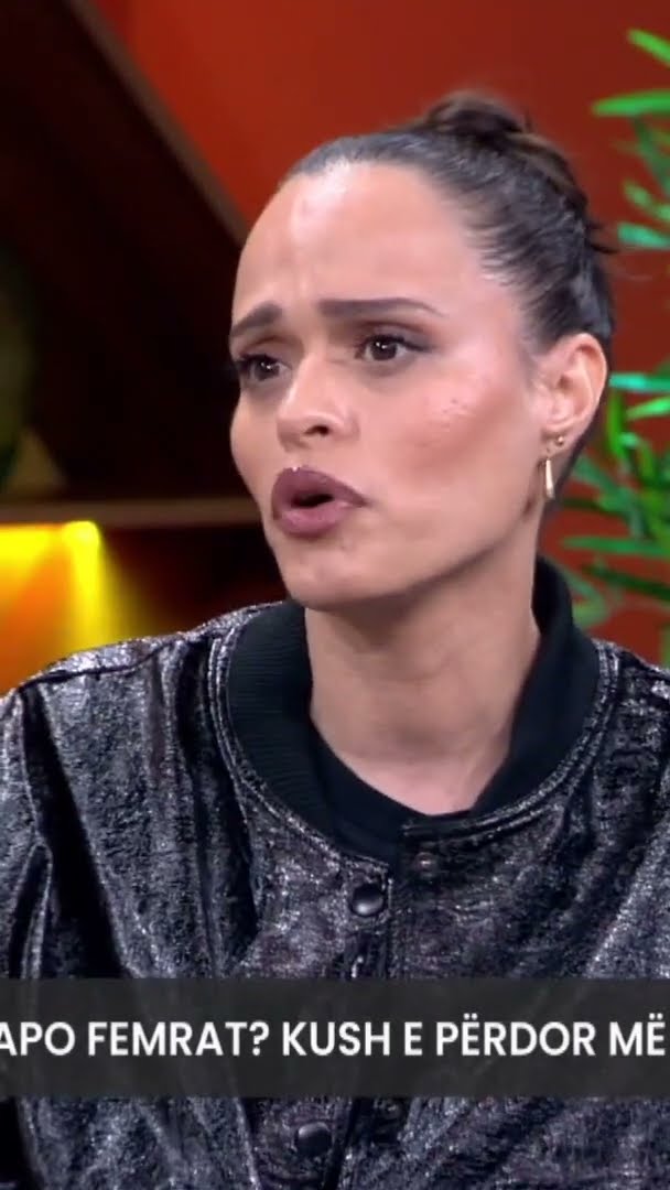 Suada Daci: E përdor shumë telefonin, zihem ma mamin, por e përdor për punë