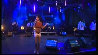 Amy Winehouse - Cupid and Me & Mr. Jones {Live Benicàssim 2007}.avi chords