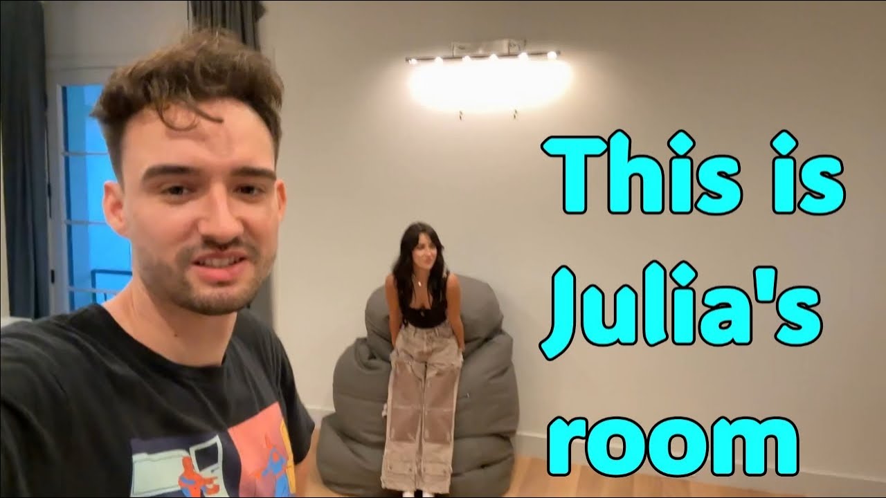 Arther show Julia's room to Bonnie and Acie
