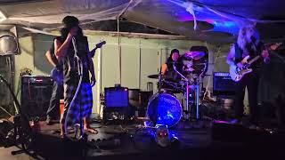 Poisson Cru Perform Come Out And Play(Halloween 25 Kilauea) Resimi