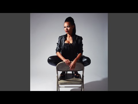Assista a Secrets I Hold no YouTube