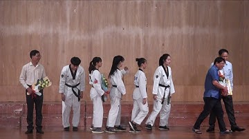 00513  Trao giải thưởng