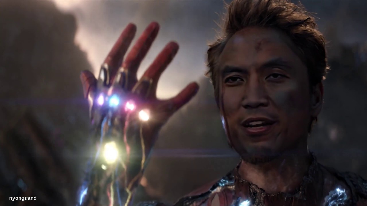 Тони старк и взрыв на заднем плане