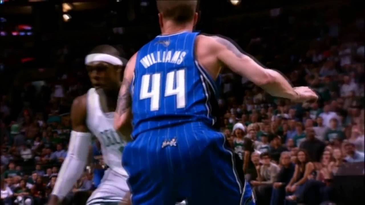 Throwback: Rajon Rondo dives, steals the ball and scores (playoffs
