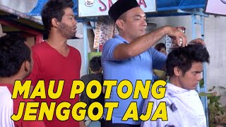 Lagi buru-buru tapi harus antri. Padahal cuma pengen potong jenggot | SKETSA