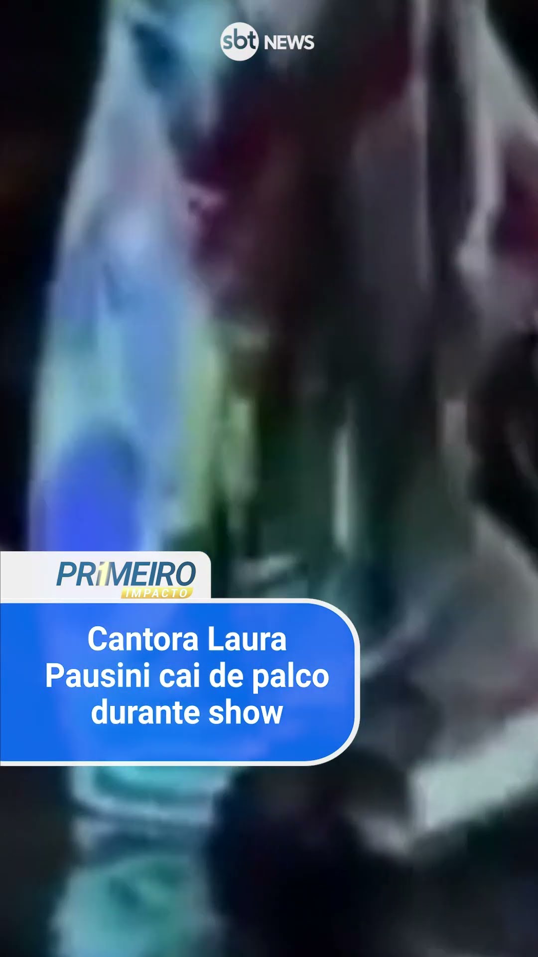 Cantora Laura Pausini cai de palco durante show na Itália