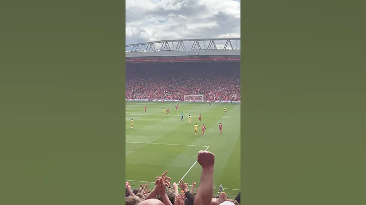 ‘12th again, who gives a f*ck? We’ve won the FA Cup’ 🎶#cpfc 🔴🔵🦅