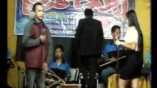 Dasi dan gincu