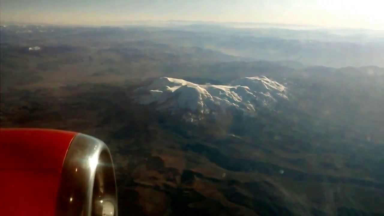 Sobrevolando el coropuna