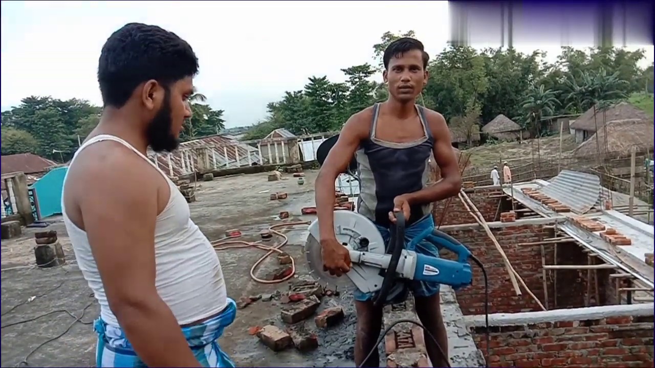 Concrete roof slab cutting. Roof yani chhat ki ktai very easy. Dhalai