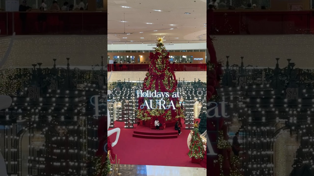 Holidays at AURA #giantchristmastree