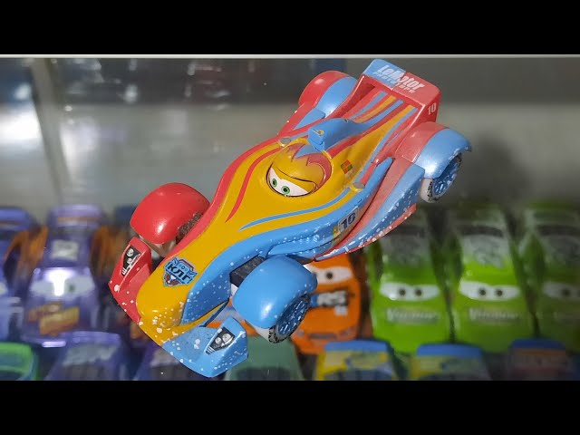 Cars 2 : avec Rip Clutchgoneski, une espèce de Caparo T1