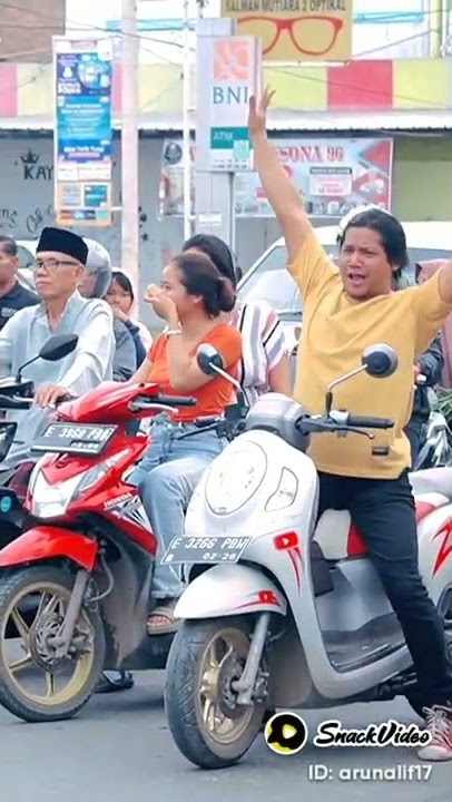Viral kan joget over dosis di lampu merah