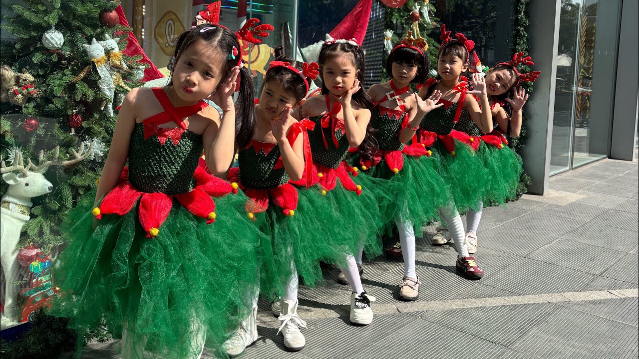 We wish you a merry Christmas | Linh Cong Coach | LIC Dance kids 