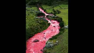 Río Rojo en los Valles del Cusco, Perú.