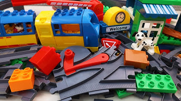 Satisfying Building Blocks Train Tracks ASMR 125pcs Construction of Train Station