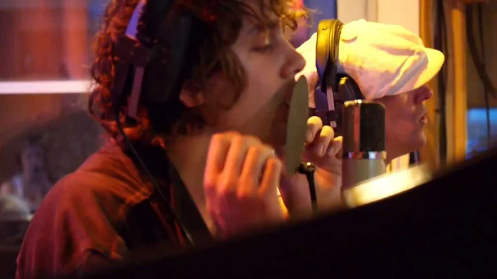 Johnny Borrell Covers Bob Dylan's Man Gave Names T...