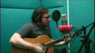 Leon Polar cantando "Déjalo" acústico desde su estudio chords