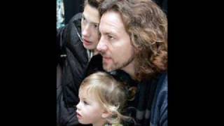 Special Gossip : Model Jill McCormick is Pearl Jam's Eddie Vedder's fiance!